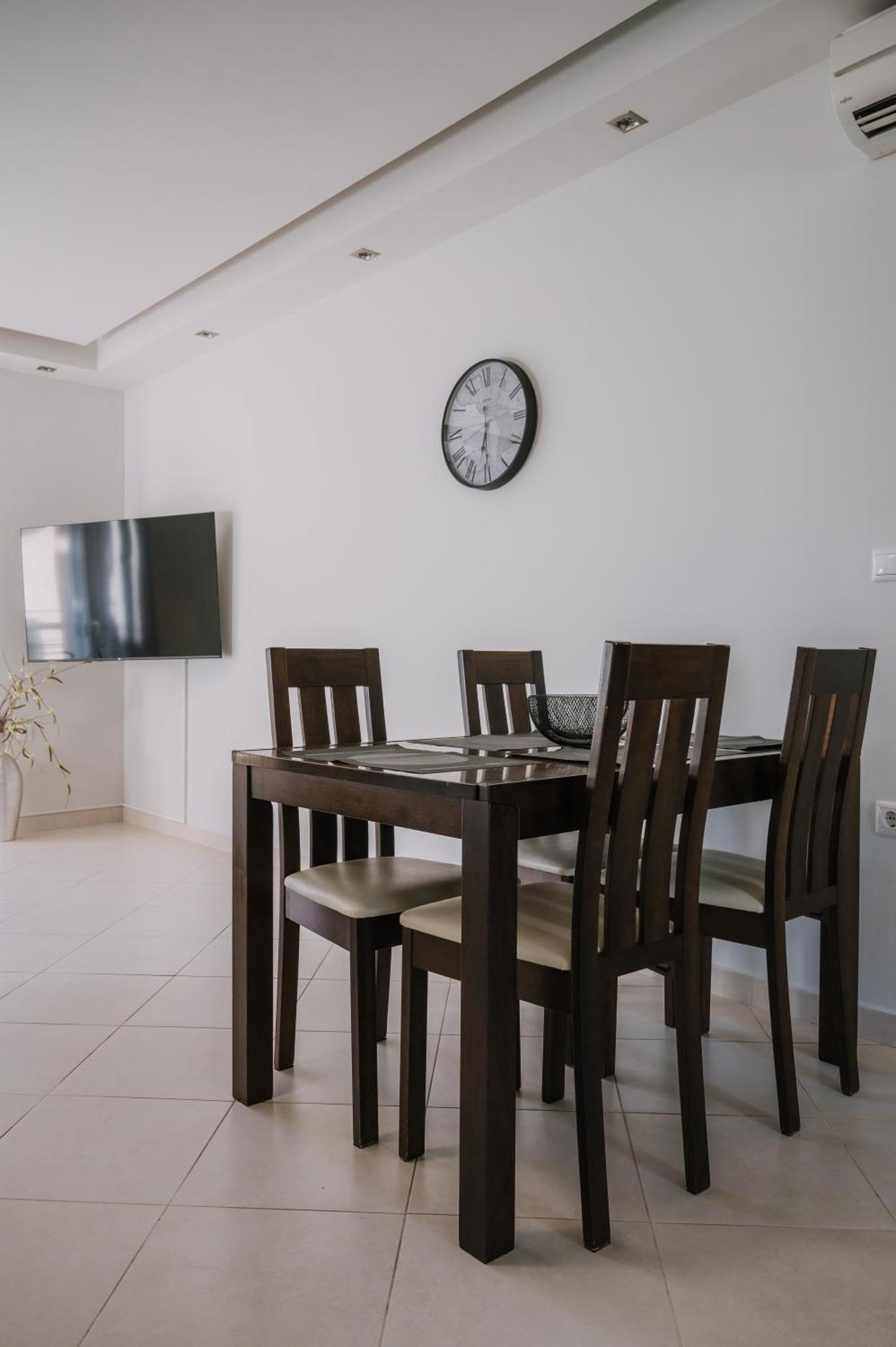 Hb Modern Apartments Tolo Luaran gambar